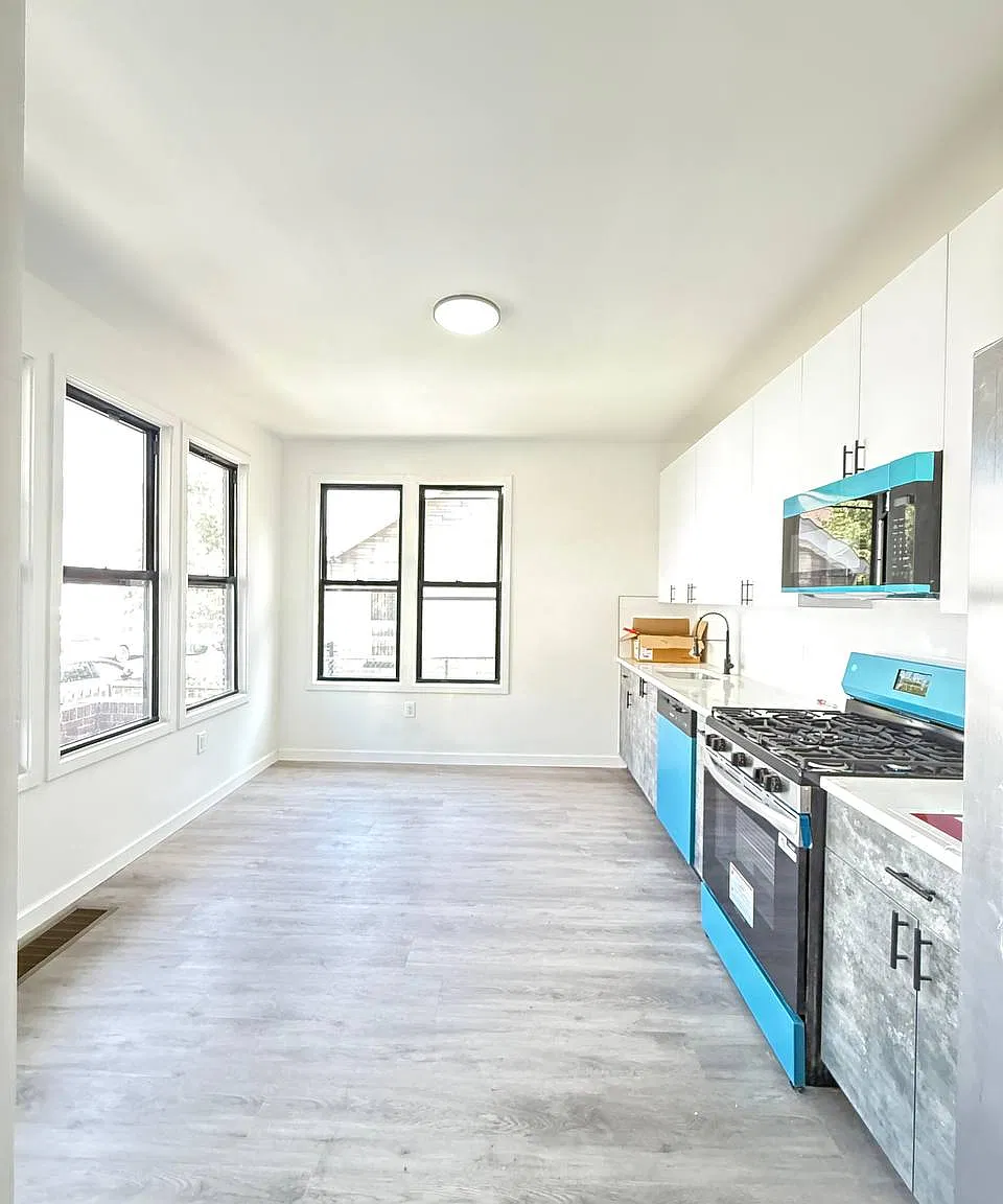 3 bed, 837 sqft, $3,750 — Photo 4