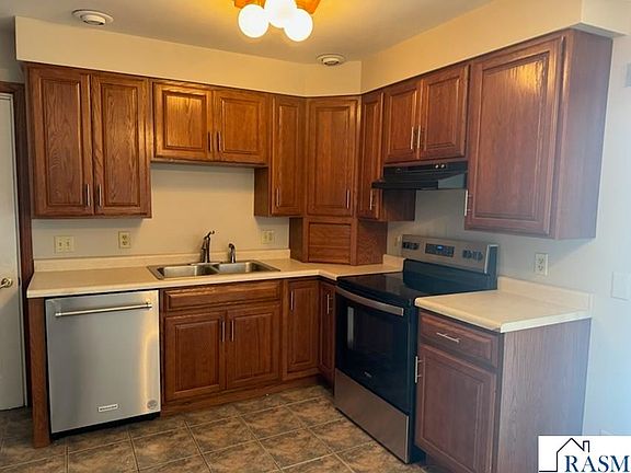3rd image of 427 N Sailor St