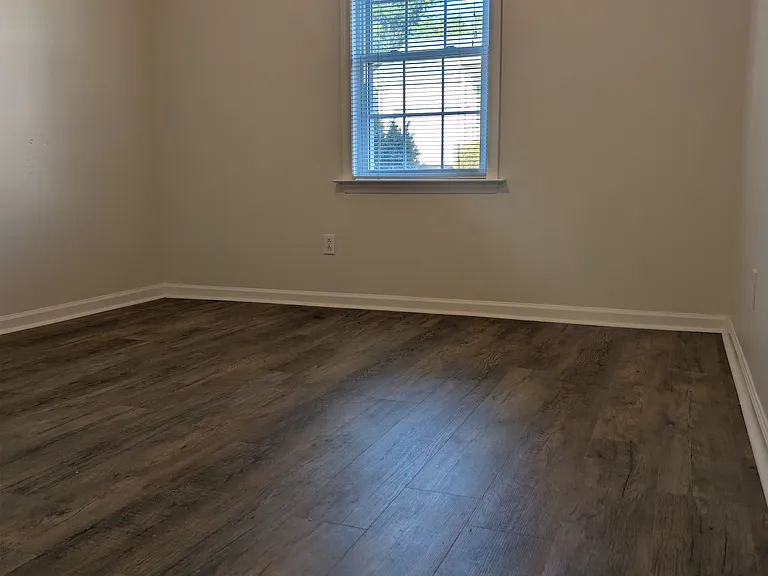 1466 Sir Charles Dr — Photo 16
