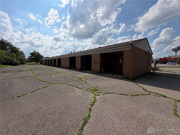 2nd image of 133 W Hebble Ave