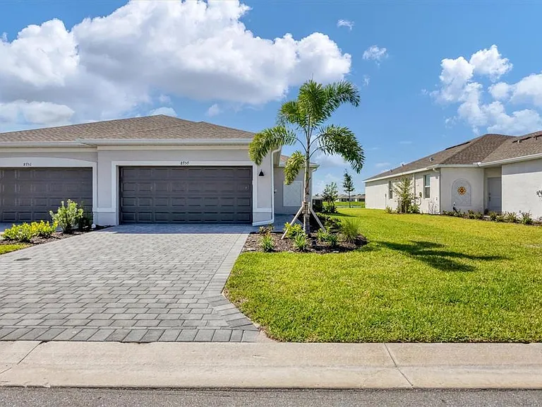 8757 Saint Kitts Cir — Photo 1
