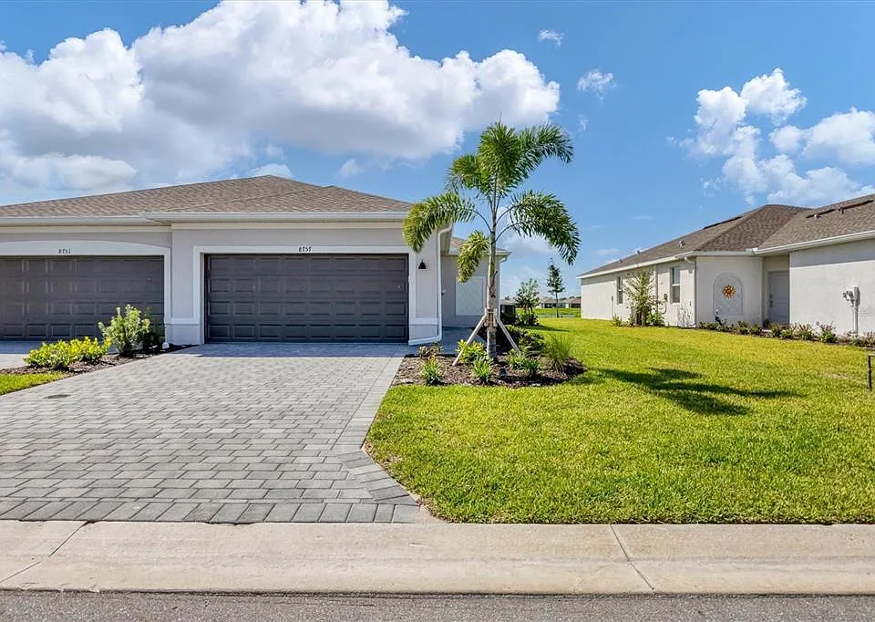 8757 Saint Kitts Cir
