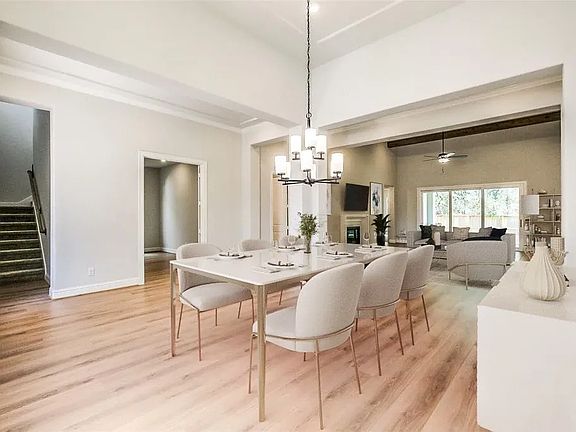 Formal Dining Virtually Staged