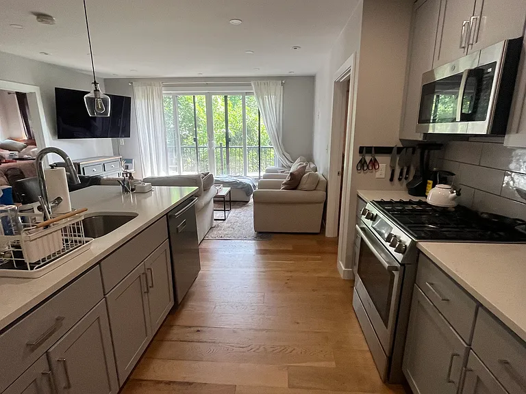 10 Everett St #302 — Photo 2