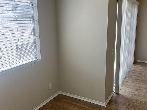 4th image of 5400 Lindley Ave