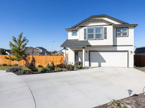 401 NE Orchid Ct, Madras, OR 97741