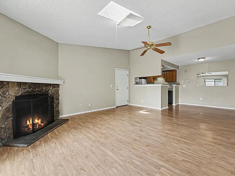 902 S Walden St #208 — Photo 4