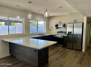 2815 E Laurel Ln, Phoenix, AZ 85028