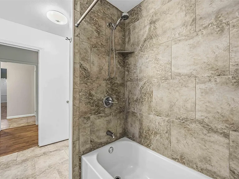 435 Rolling Wood Rd — Photo 19