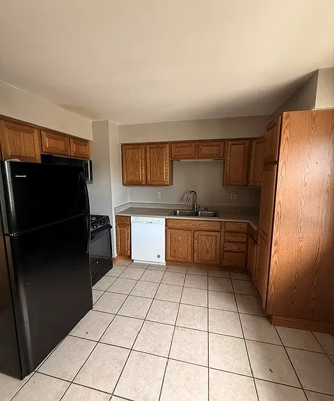 2126 Ludington Ave — Photo 6
