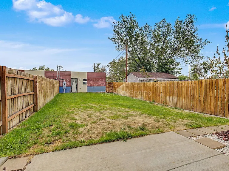 5803 Poplar St — Photo 25