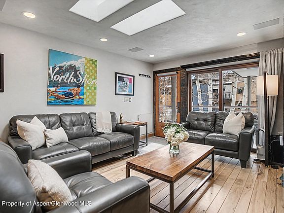 5th image of 100 E Dean St Unit 3C