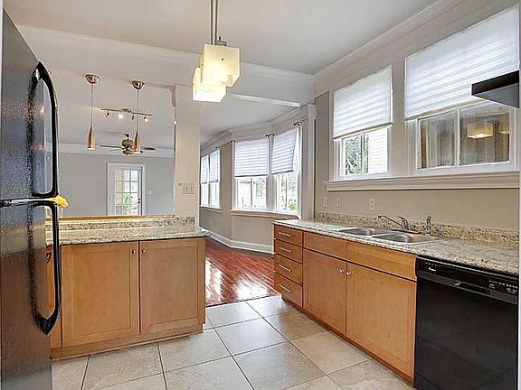 3rd image of 5721 Willow St