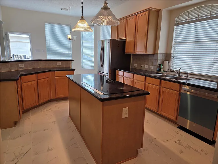 4306 Lakeside Meadow Dr — Photo 15
