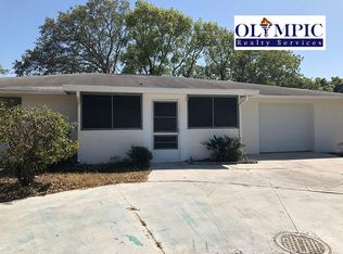 8220 Fox Hollow Dr, Port Richey, FL 34668