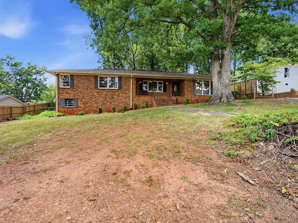 1st image of 109 Club View Dr
