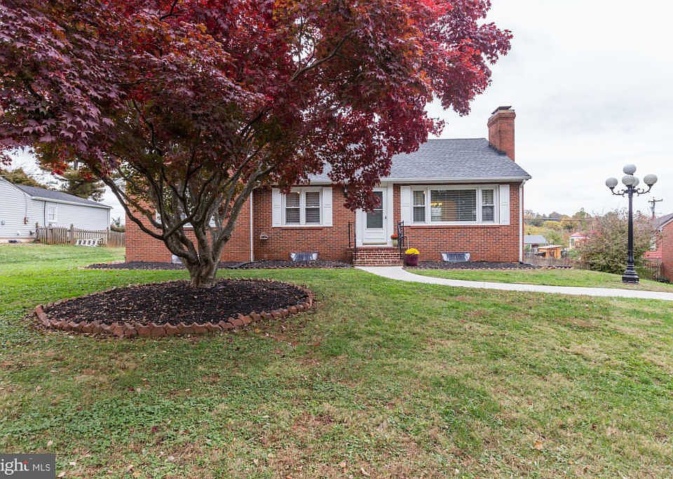1st image of 233 Norfolk Dr