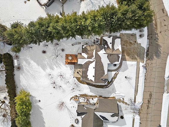 3rd image of 1523 Lena Lane