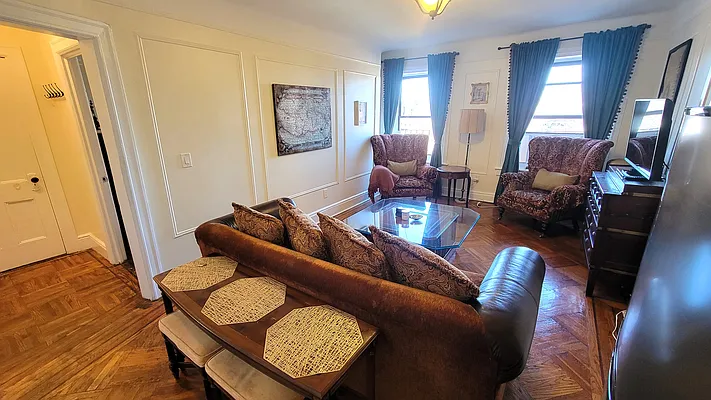 Rented by New York Dwellings LLC | media 28