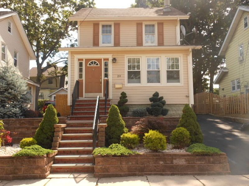 1st image of 20 Belmohr St