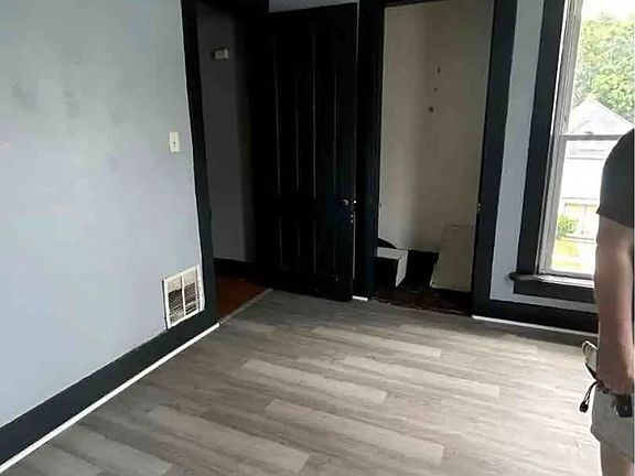 3rd image of 339 N West Ave