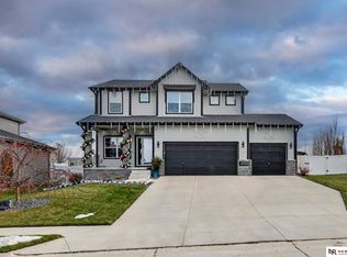 10702 Laramie St, Papillion, NE 68046