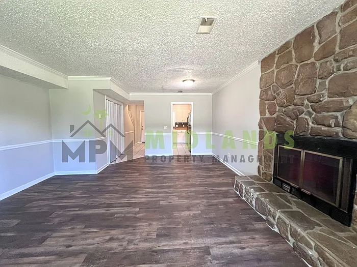 208 S Cromwell St #E — Photo 9