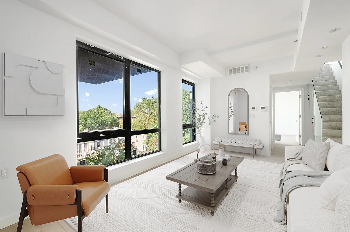 435 Tompkins Ave Unit 504  