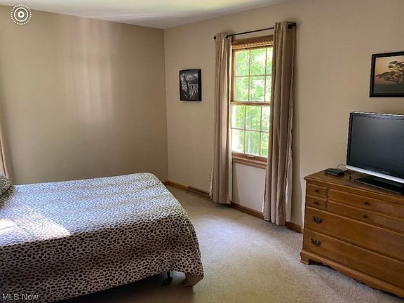 3rd image of 325 Verdant Ln