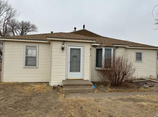 518 W 11th St, Hugoton, KS 67951