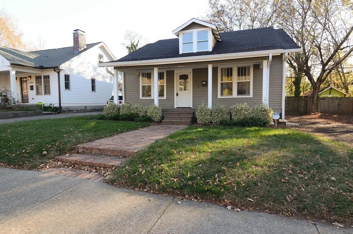 4 bed, 2150 sqft, $3,300 — Photo 2