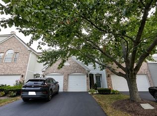 2943 Stonewater Dr Unit 2943, Naperville, IL 60564