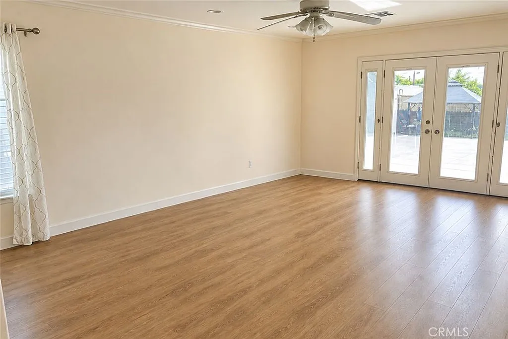 3 bed, 1134 sqft, $3,999 — Photo 2