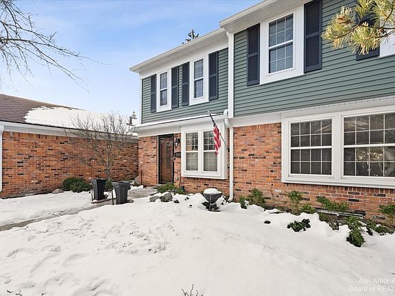 2nd image of 2915 Whittier Ct