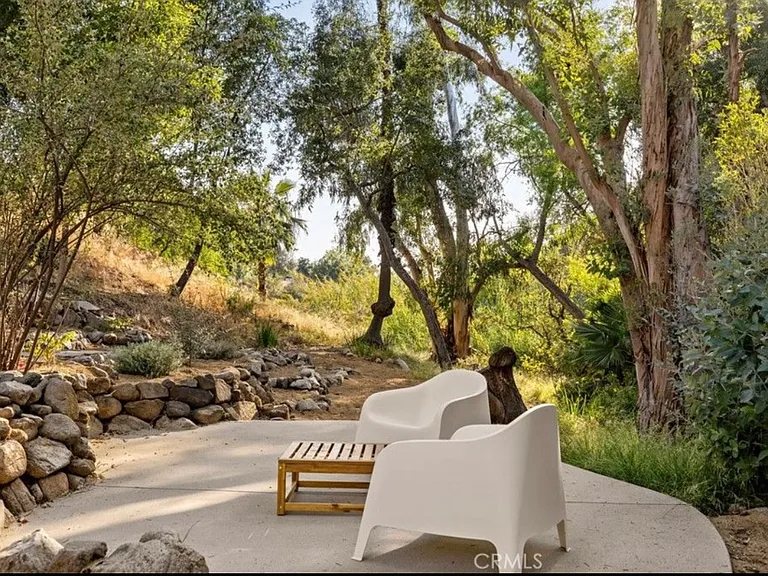 11111 Tujunga Canyon Blvd — Photo 8