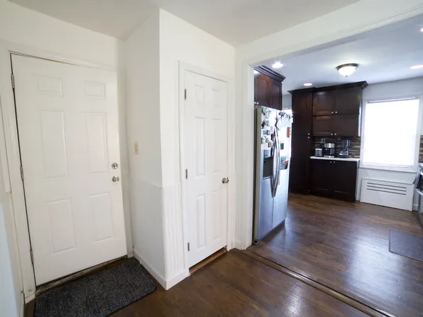 251-35 71st Road image 2 of 11