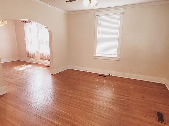 5th image of 417 Yeardley Ave