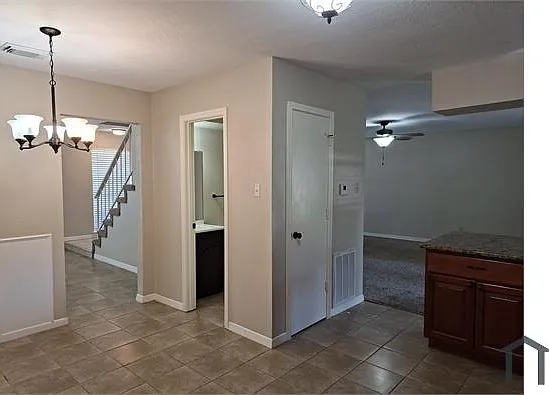4 bed, 1799 sqft, $2,700 — Photo 2