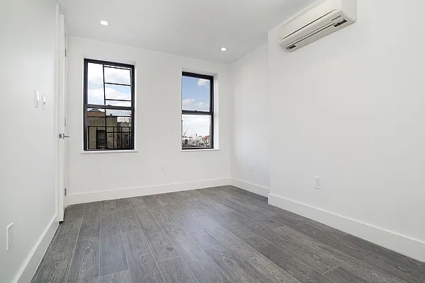 Rented by Brick&Mortar | media 10