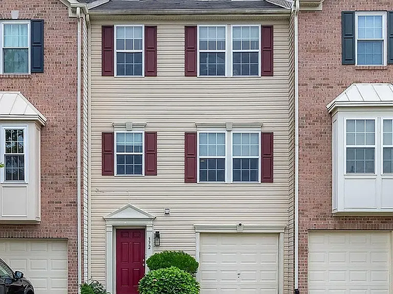 372 Concetta Dr — Photo 1