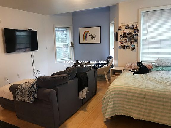 4th image of 461 Park Dr Unit 404