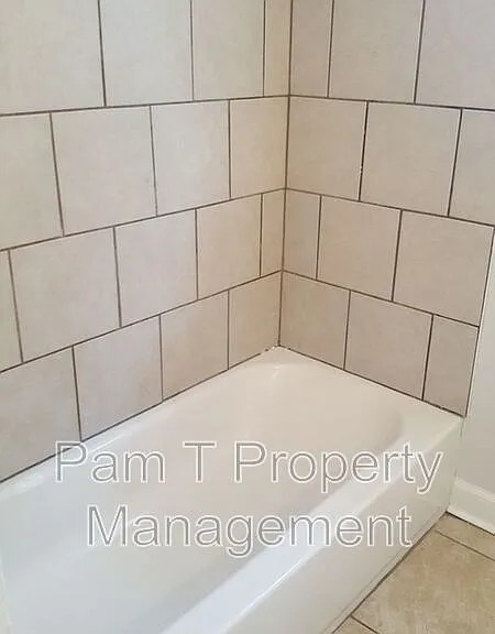 633 W 35th St — Photo 15