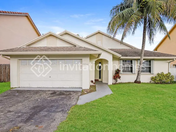 18961 NW 77th Ct, Hialeah, FL 33015