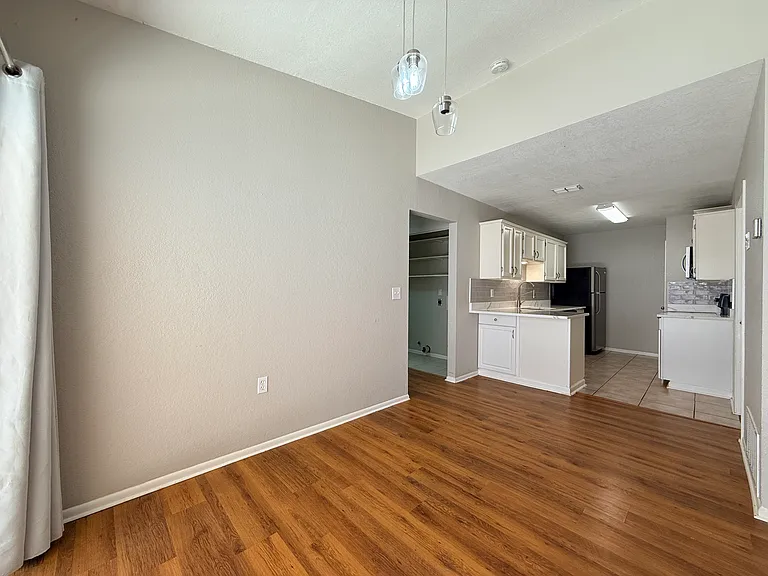 16611 Wolf Rdg — Photo 17