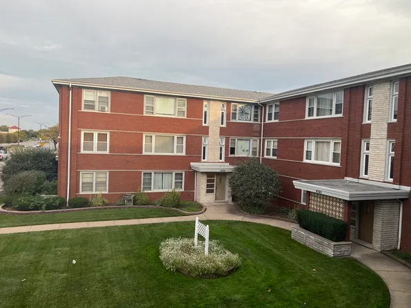 4149 W 79th St APT 2N, Chicago, IL 60652
