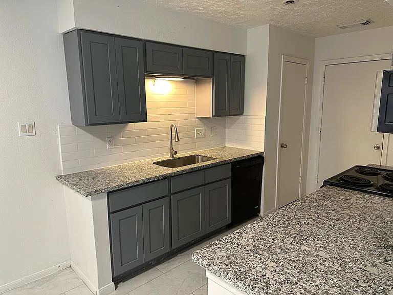 8334 Country View Dr — Photo 6