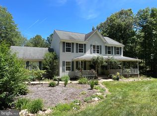 5451 Carper Farm Ln, Hume, VA 22639