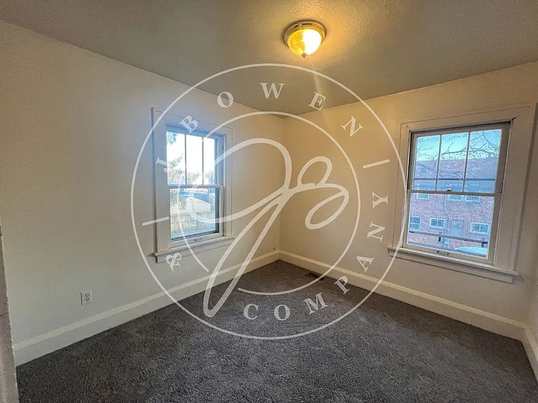3947 Watson Ave — Photo 8