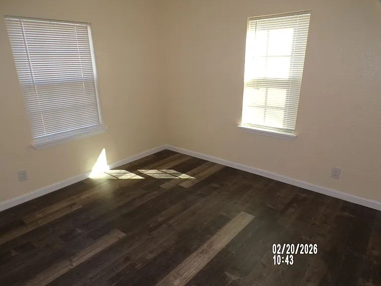 1214 NW Lincoln Ave — Photo 14