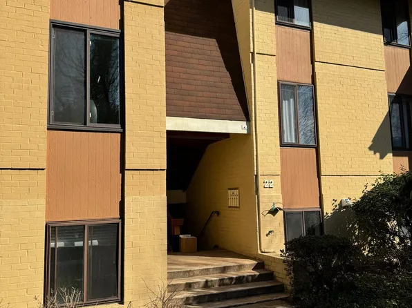 22 Cross Keys Rd #22F, Baltimore, MD 21210